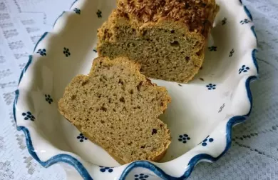 Chléb z červené čočky  a tahini