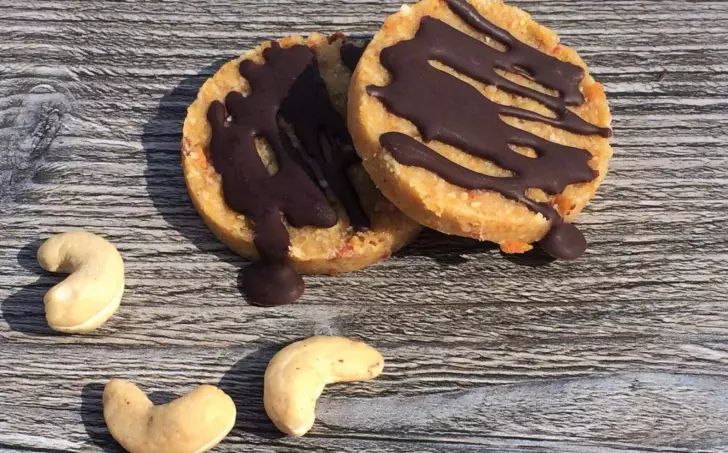 Mangová kolečka s raw čokoládou
