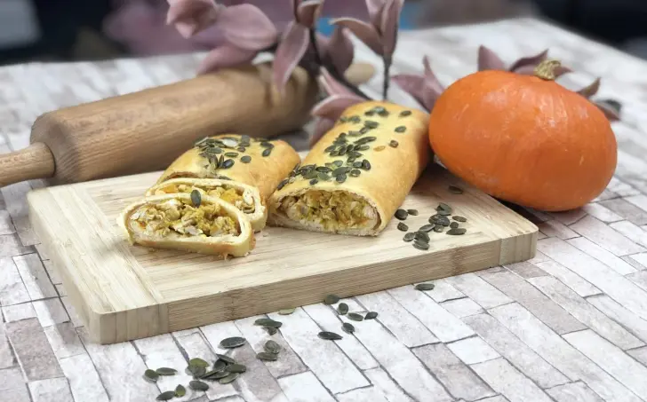Slaný závin s plnkou z kuracieho mäsa a tekvice Hokkaido