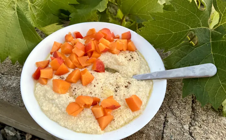 Proteinová low carb “rýžová” kaše s vanilkou a meruňkami