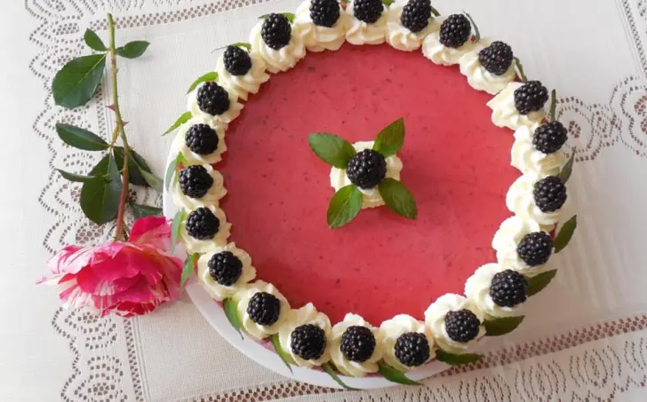 Ostružinová torta