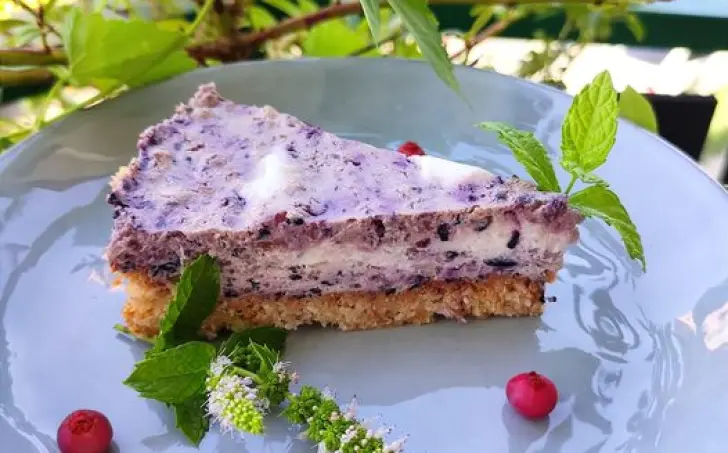 Tvarohovo-borůvkový koláč
