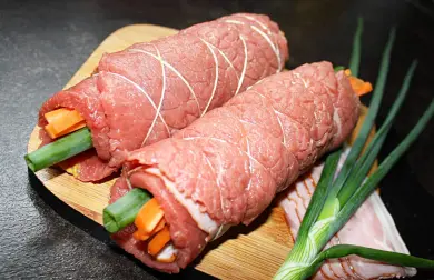 POMALU PEČENÉ HOVĚZÍ ROLKY - LC