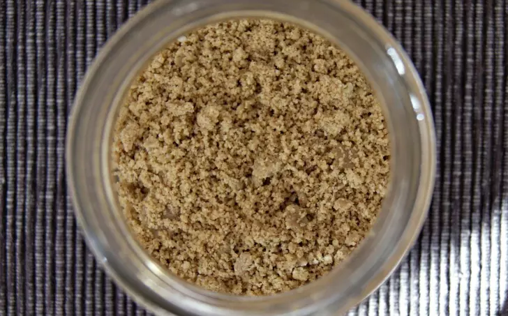 VEGANSKÝ PARMEZÁN