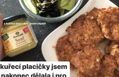 Kuřecí placičky se salátkem