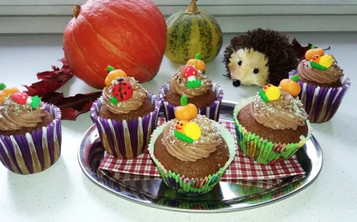 Vláčne tekvicové cupcakes s čokoládovým mascarpone