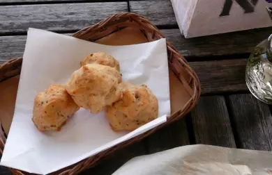 Slaný pikantní koláč z rýžové a čočkové mouky - bez lepku, mléka, vajec, kukuřice i sóji