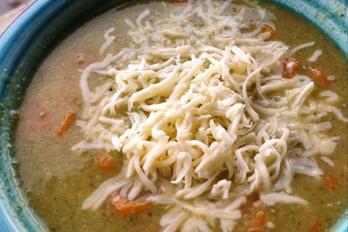 Brokolicová polévka s mrkvičkou a červenou čočkou