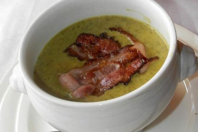 Bazalková polévka se sušenými rajčaty