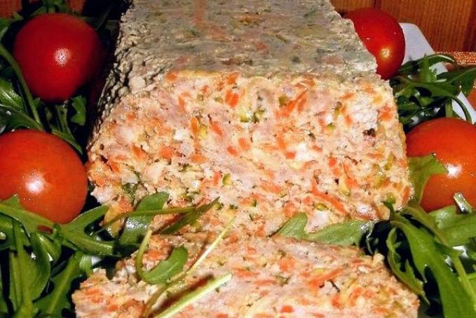 Kuřecí sekaná se sýrem a zeleninou