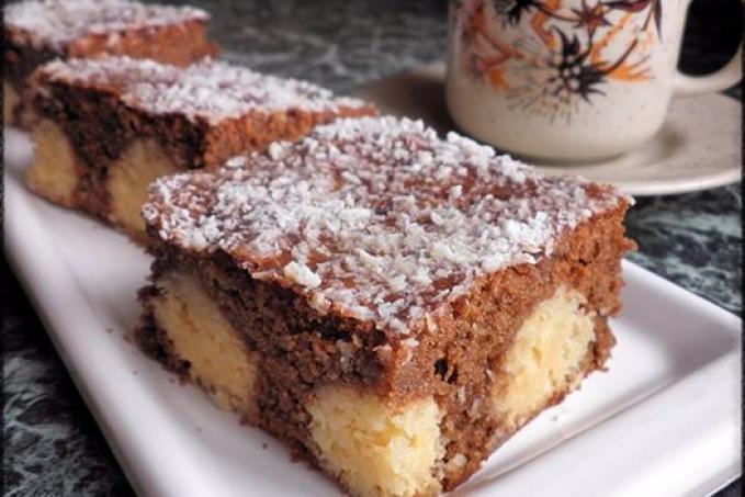 ČOKOLÁDOVÝ MOUČNÍK S KOKOSOVÝMI KULIČKAMI