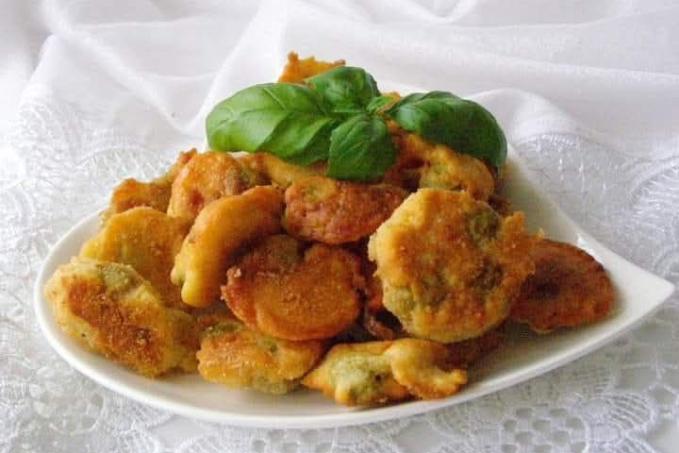 Smažené olivy s papričkou v parmazánovém těstíčku