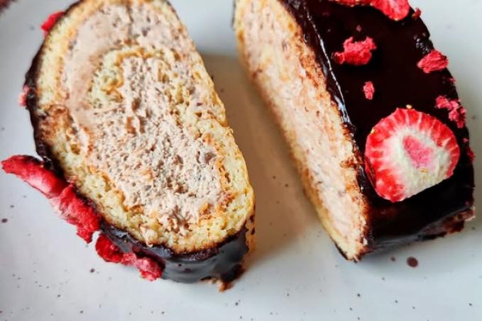 Roláda s krémem z kokosové "nutelly"