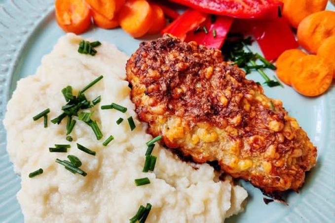 Sýrové karbanátky s květákovou kaší