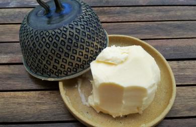 Domácí bylinkové máslo HRK HRK