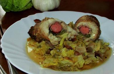 VEPŘOVÝ ZÁVITEK S DUŠENOU KAPUSTOU