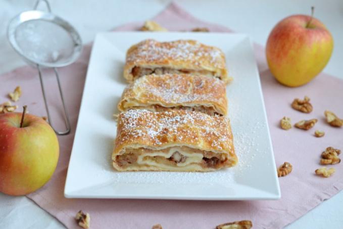 Jablečný štrůdl z listového těsta