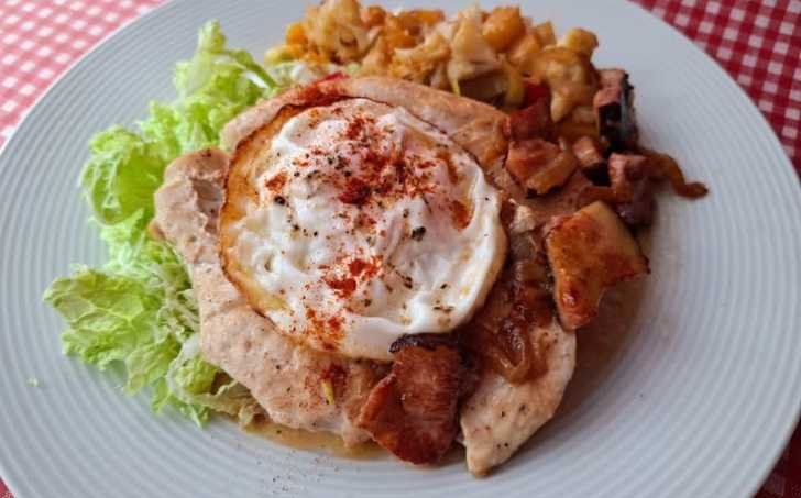 Kuřecí prsa, pečená zelenina a vejce