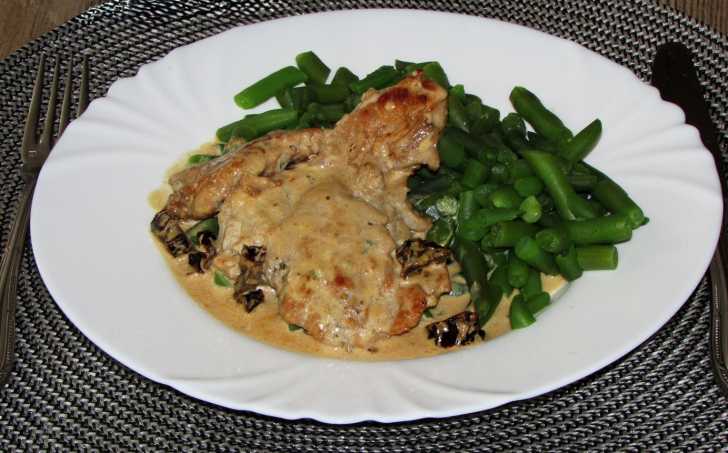 Vepřový plátek s fazolkami