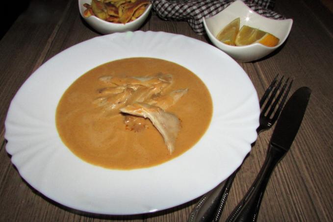 SLEPICE NA SMETANĚ A CELESTÝNSKÉ NUDLE