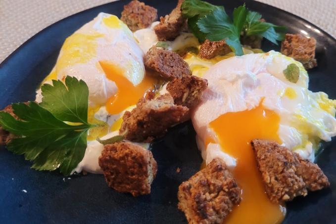 TURECKÁ VEJCE S KRUTONY