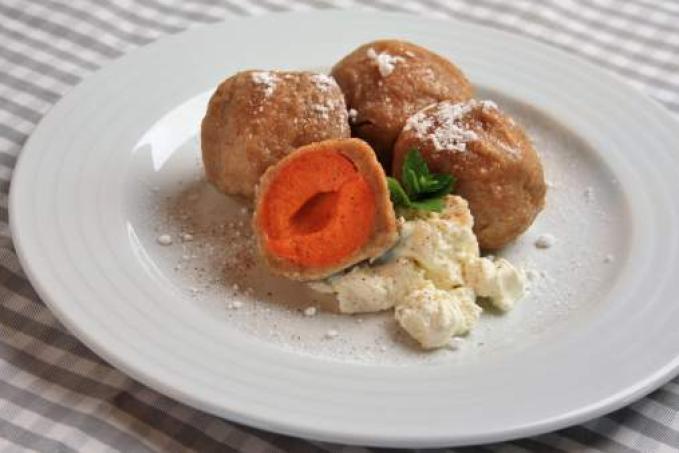 Skvělé ovocné knedlíky z netradičního těsta