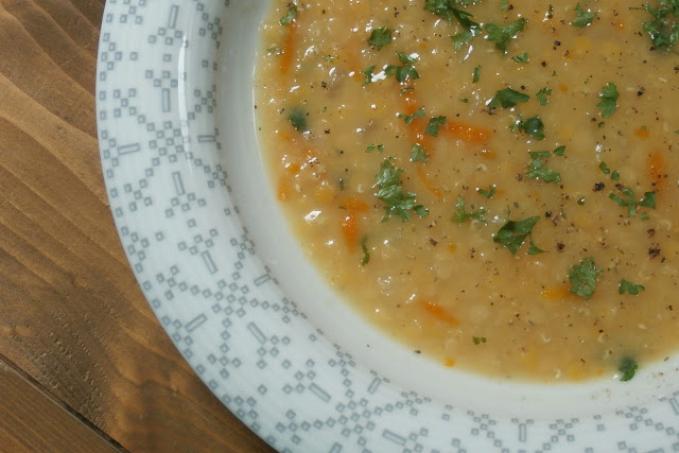 Polévka z červené čočky