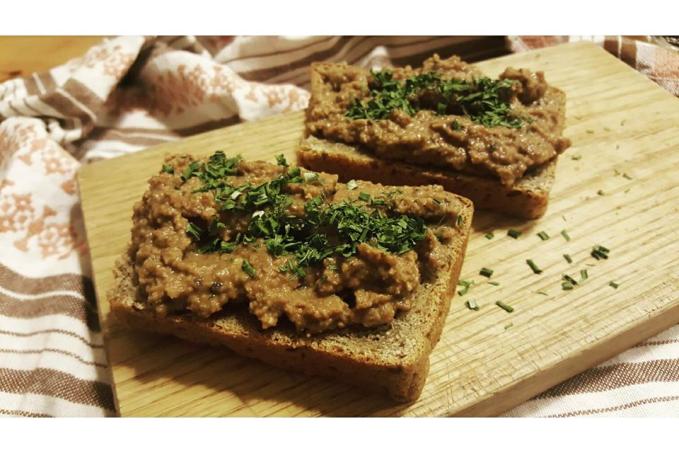 Cizrnovo-olivová pomazánka