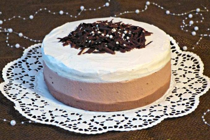 Ombré ořechový dort s čokoládovo-kokosovým krémem