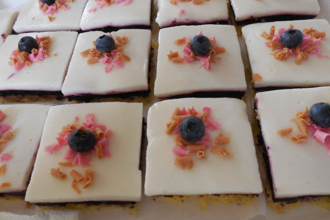 Borůvkové řezy s jogurtem