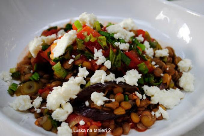 Čočka zapečená s lilkem