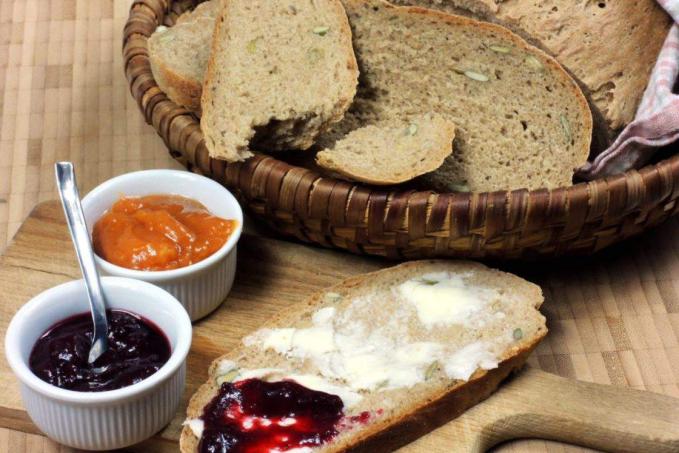 Domácí chleba z droždí