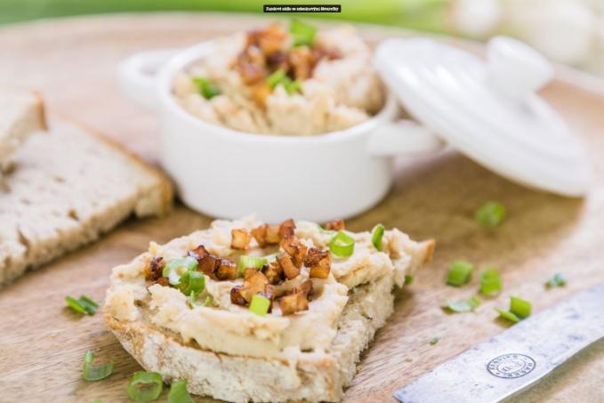 Fazolové sádlo se zeleninovými škvarečky