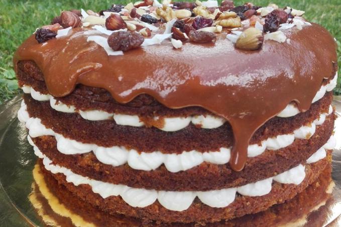 MRKVOVÁ TORTA SO SLANÝM KARAMELOM