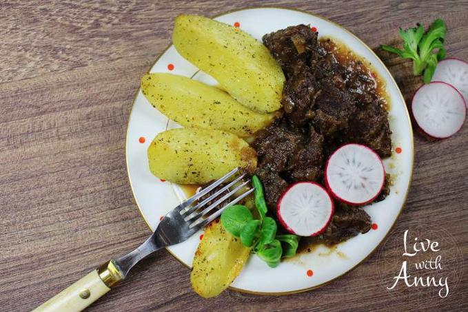 Hovězí na „víně“ s brusinkami