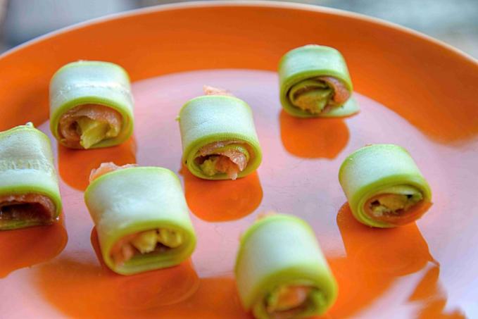 Cuketové rolky s uzeným lososem