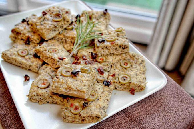 Paleo focaccia z květáku s vůní Itálie