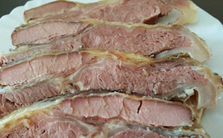 Pomalu pečená hovězí žebra