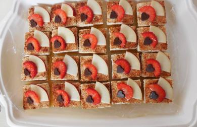 Jablečné řezy se šlehačkou