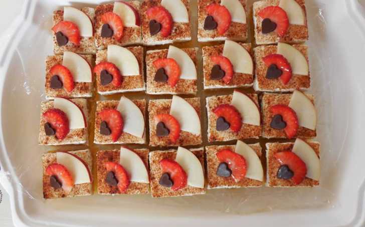 Jablečné řezy se šlehačkou