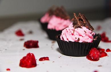 Čokoládové košíčky se šlehačkou