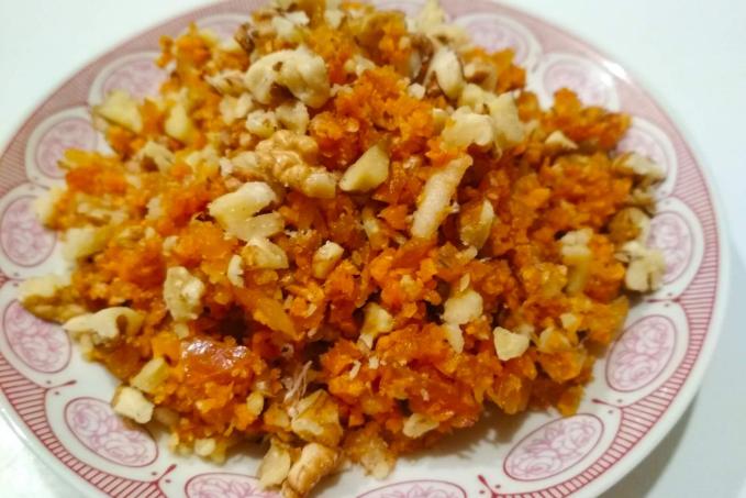 Mrkvový salát s ořechy podle Mačingové