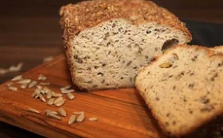 Nízkosacharidový chléb s olivami a semínky
