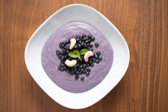 Jáhlovo-rýžová kaše s borůvkami