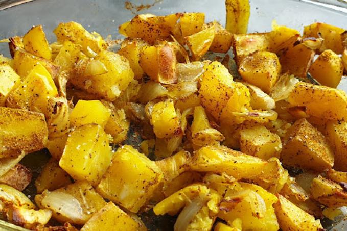 Pečené kari brambory