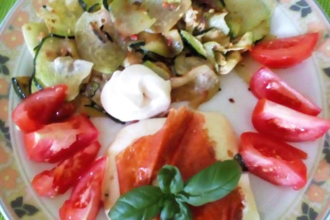 RESTOVANÁ MOZARELLA S CUKETOU