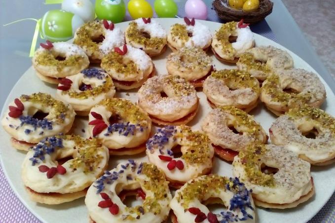 Linecké věnečky zdobené na svátky jara..