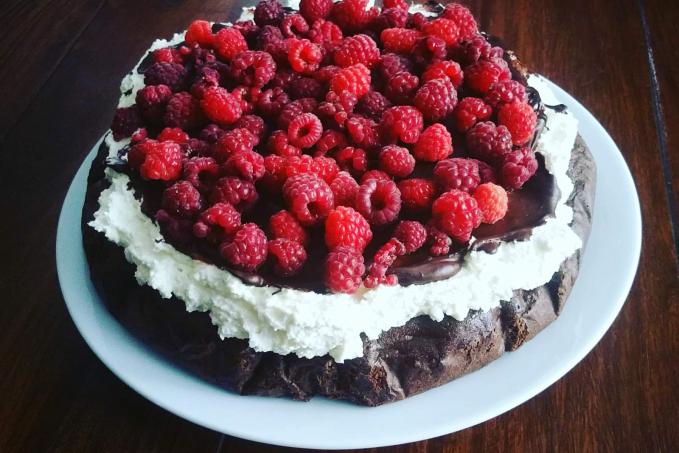 Čokoládový dort s malinami