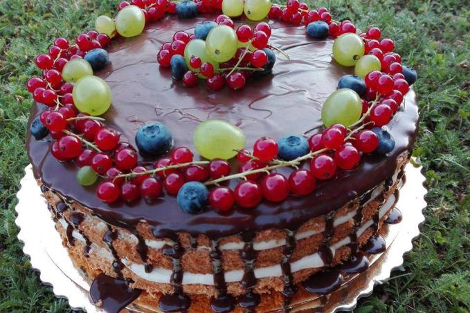 Kokosovo-ovocná torta