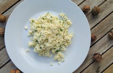Květáková rýže s petrželkou